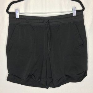 Old Navy athletic stretch shorts P9